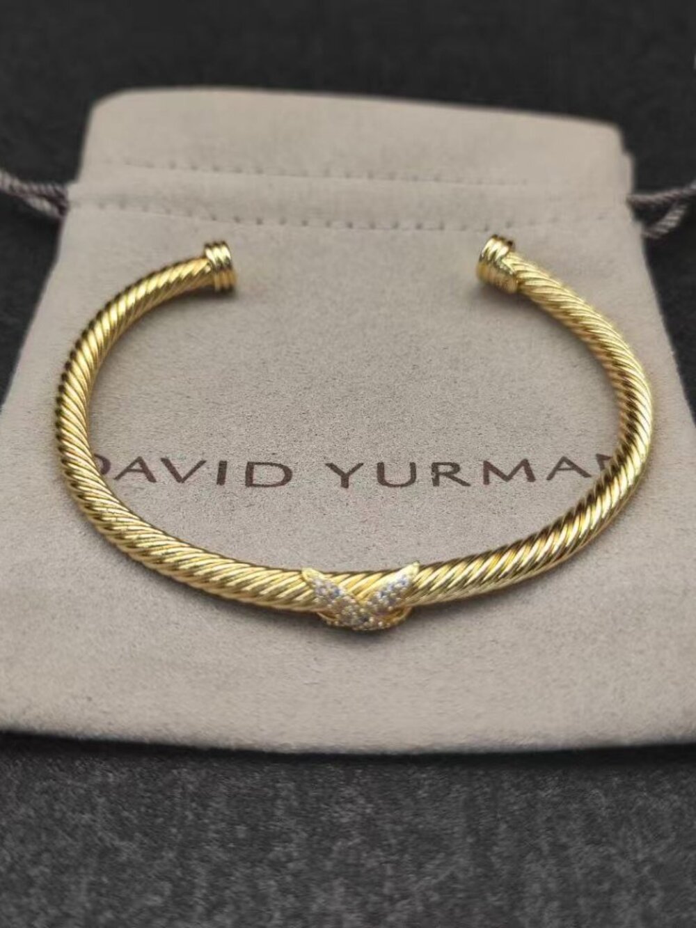 David Yurman's bracelet with a cross motif 4mm